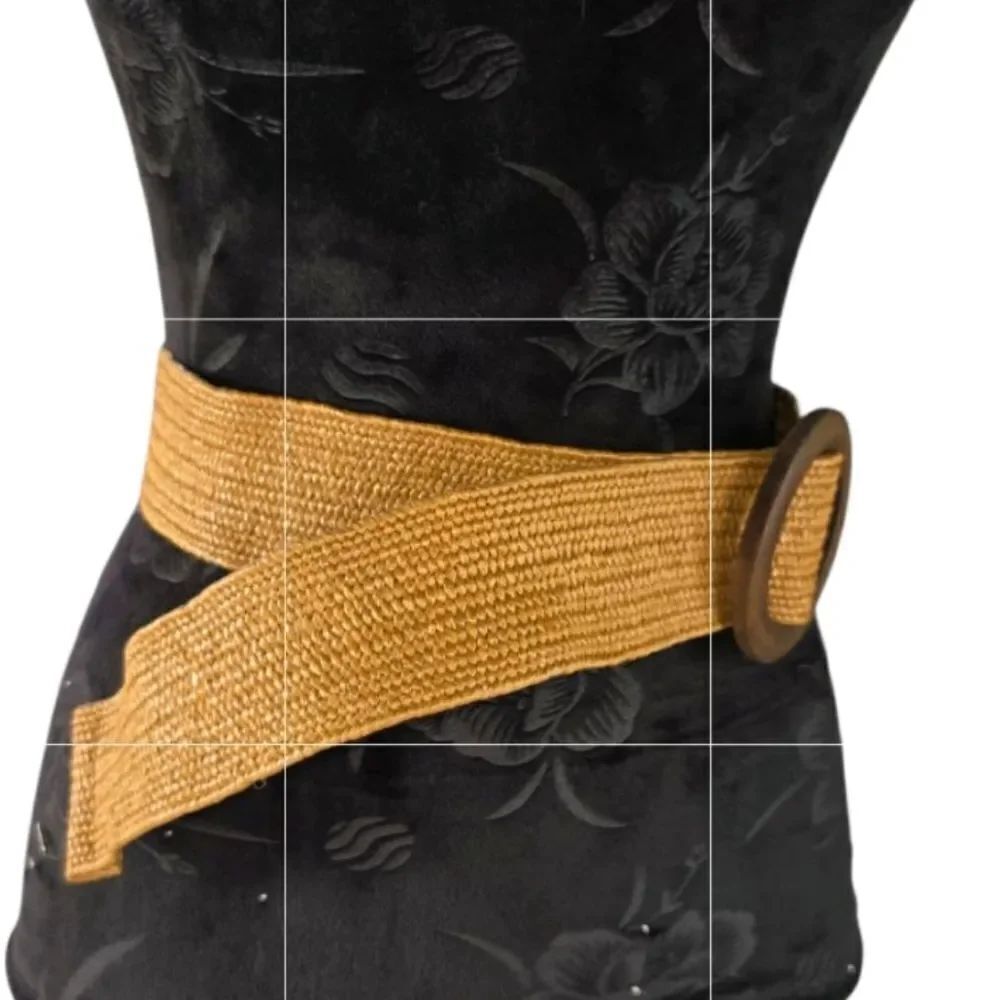 Chic Woven Straw Belt with Tortoiseshell Buckle - Picture 8 of 9